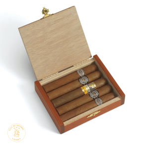 EMS Seleccion Perla Gift Box - 5 Tres Petit Corona Cigars